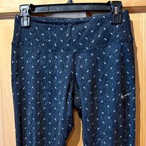 Nike Leggings Women's Medium Black Active Dri-Fit Lux size S